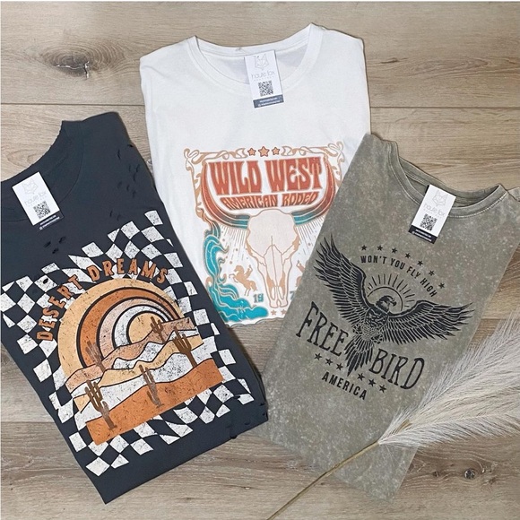 Zutter Tops - ZUTTER 🖤🧡 Oversized Graphic Desert Dreams distressed T-shirt NWT